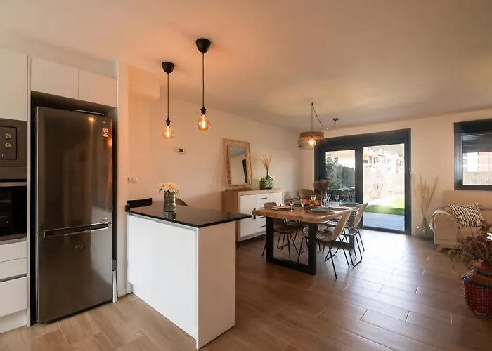 Casa Con Jardin A 2 Km Playa - Saelia 빌라 리바데세야