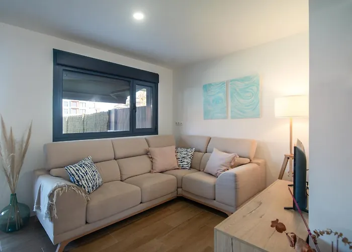 Casa Con Jardin A 2 Km Playa - Saelia 빌라 리바데세야